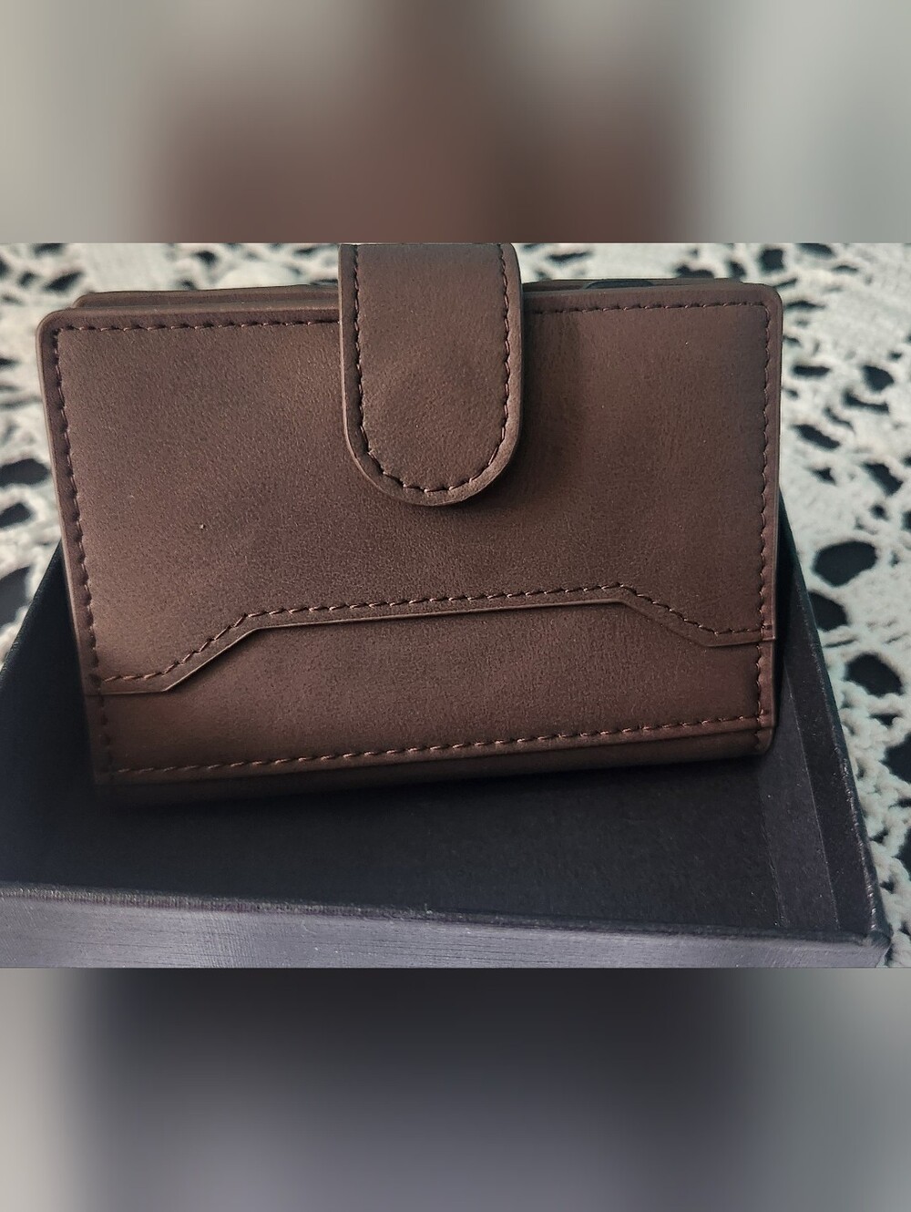 NWOT RFID Blocking Classic Brown Wallet w/Airtag Slot -Popup Card Holder Slot